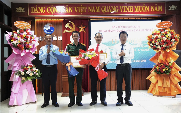 Tết bệnh viện (4): Những 'chiến sĩ áo trắng' nơi đảo tiền tiêu- Ảnh 11. Tết bệnh viện (4): Những 'chiến sĩ áo trắng' nơi đảo tiền tiêu- Ảnh 11.