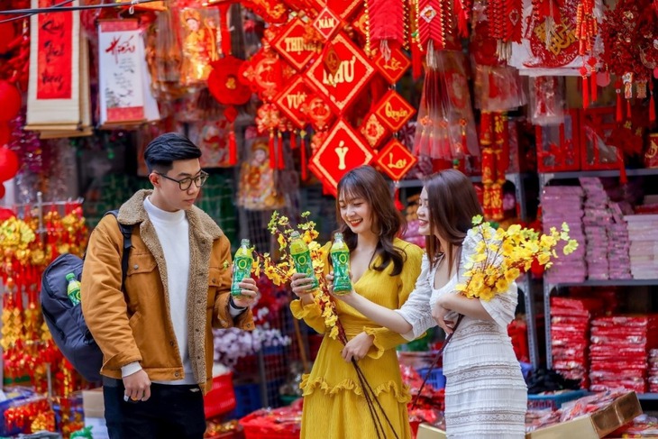 Thủ tướng: Đôn đốc doanh nghiệp chi trả đầy đủ lương, thưởng Tết cho công nhân, người lao động- Ảnh 1. Thủ tướng: Đôn đốc doanh nghiệp chi trả đầy đủ lương, thưởng Tết cho công nhân, người lao động- Ảnh 1.