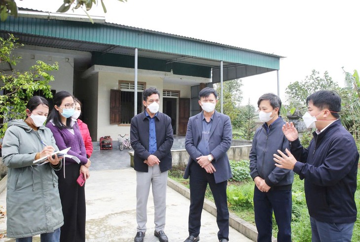 Hà Tĩnh tiêu hủy hơn 900 gia cầm nhiễm cúm H5N1- Ảnh 1.
