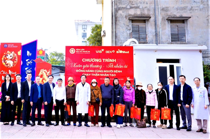 Xuân yêu thương – Tết nhân ái: Hơn 105 triệu đồng sẻ chia cùng 112 người bệnh chạy thận- Ảnh 1.