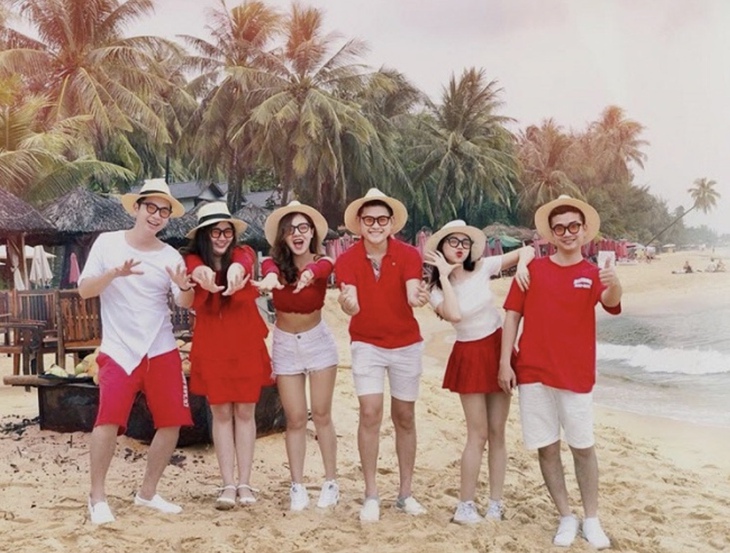 Hành trình đón xuân, 'ăn' Tết khác biệt của người trẻ- Ảnh 1. Hành trình đón xuân, 'ăn' Tết khác biệt của người trẻ- Ảnh 1.
