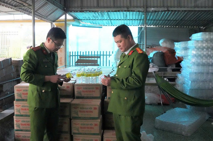 Nhiều vụ sản xuất, buôn bán thực phẩm giả bị phát hiện trước Tết- Ảnh 1.