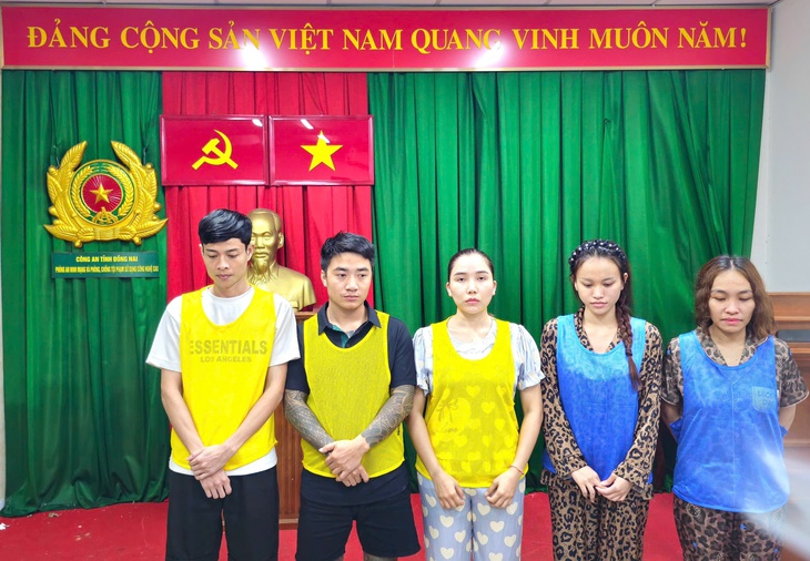 Bắt ổ nhóm lừa đảo 2.500 tỷ đồng: Giả mạo nữ du học sinh xinh đẹp để bẫy nam giới nhiều tiền- Ảnh 1. Bắt ổ nhóm lừa đảo 2.500 tỷ đồng: Giả mạo nữ du học sinh xinh đẹp để bẫy nam giới nhiều tiền- Ảnh 1.