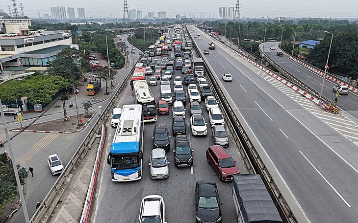Ngày đầu nghỉ Tết Nguyên đán, 52 vụ tai nạn khiến 65 người thương vong- Ảnh 1.