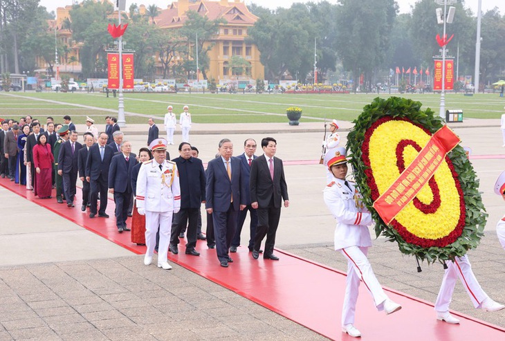 Lãnh đạo Đảng, Nhà nước vào Lăng viếng Bác nhân dịp Tết Nguyên đán Bính Ngọ- Ảnh 1.