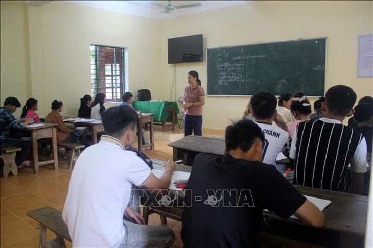 Lần đầu có quy định riêng về chế độ làm việc cho giáo viên giáo dục thường xuyên- Ảnh 1. Lần đầu có quy định riêng về chế độ làm việc cho giáo viên giáo dục thường xuyên- Ảnh 1.