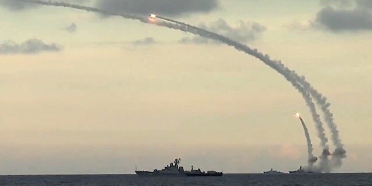 Nga mở liên hoàn đòn tấn công chính xác phá hủy 'huyết mạch' Ukraine- Ảnh 1.