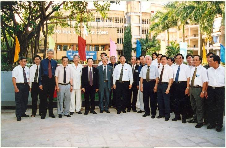 Hành trình 25 năm phát triển của Trường Đại học Y tế công cộng và ngành Y tế công cộng tại Việt Nam- Ảnh 1. Hành trình 25 năm phát triển của Trường Đại học Y tế công cộng và ngành Y tế công cộng tại Việt Nam- Ảnh 1.