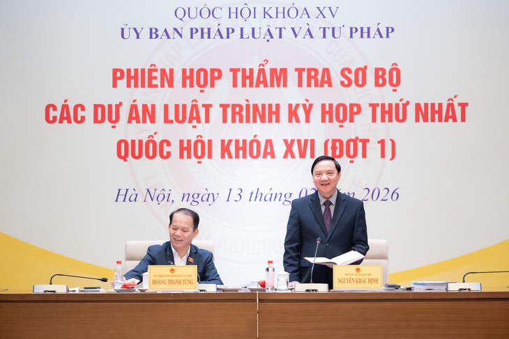 Đổi mới tư duy xây dựng pháp luật: Mỗi văn bản phải trả lời 'người dân và doanh nghiệp được gì’- Ảnh 3. Đổi mới tư duy xây dựng pháp luật: Mỗi văn bản phải trả lời 'người dân và doanh nghiệp được gì’- Ảnh 3.