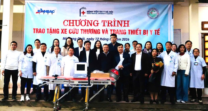Những ngày giáp Tết, Mù Cang Chải tiếp nhận xe cứu thương- Ảnh 1.