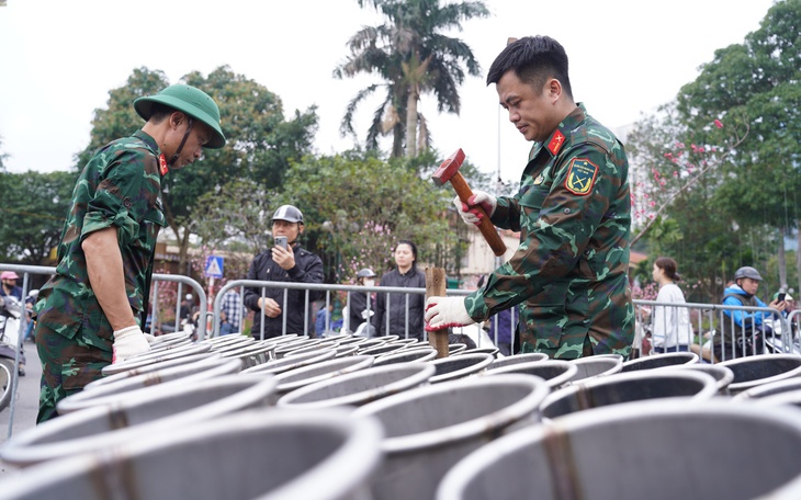 Cận cảnh các trận địa pháo hoa ở Hà Nội trước thời khắc đón Giao thừa
