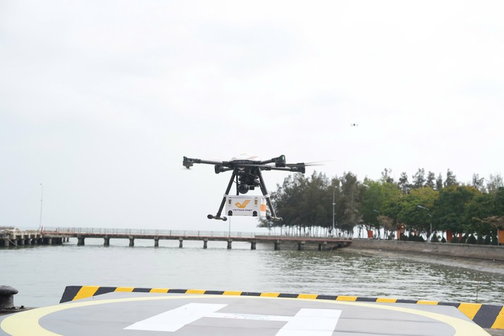 Khai trương tuyến vận chuyển bưu chính bằng thiết bị bay không người lái (UA V) kết nối Cần Giờ - Vũng Tàu- Ảnh 3.