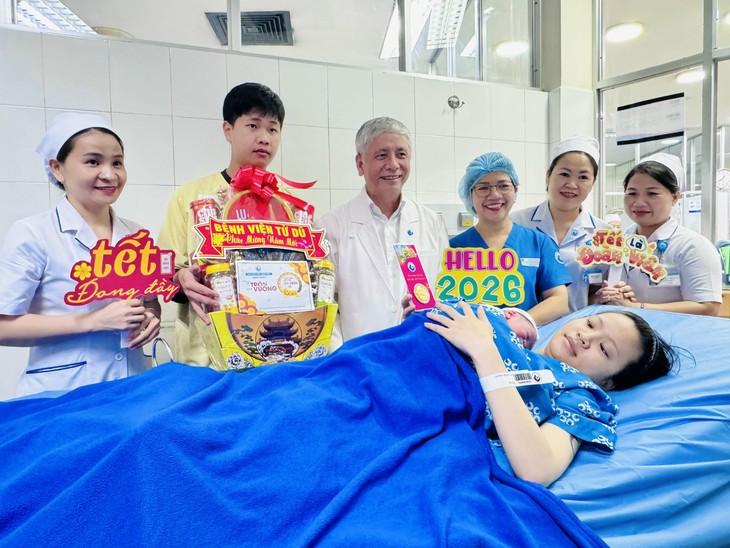 Đón chào những bé 'ngựa vàng' đầu tiên của năm Bính Ngọ ở TPHCM- Ảnh 3. Đón chào những bé 'ngựa vàng' đầu tiên của năm Bính Ngọ ở TPHCM- Ảnh 3.