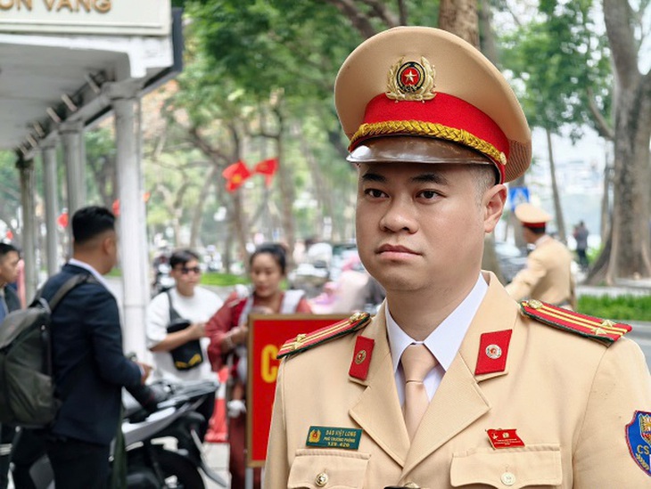 Tài xế xe buýt vi phạm nồng độ cồn trong ngày mùng 1 Tết- Ảnh 10. Tài xế xe buýt vi phạm nồng độ cồn trong ngày mùng 1 Tết- Ảnh 10.