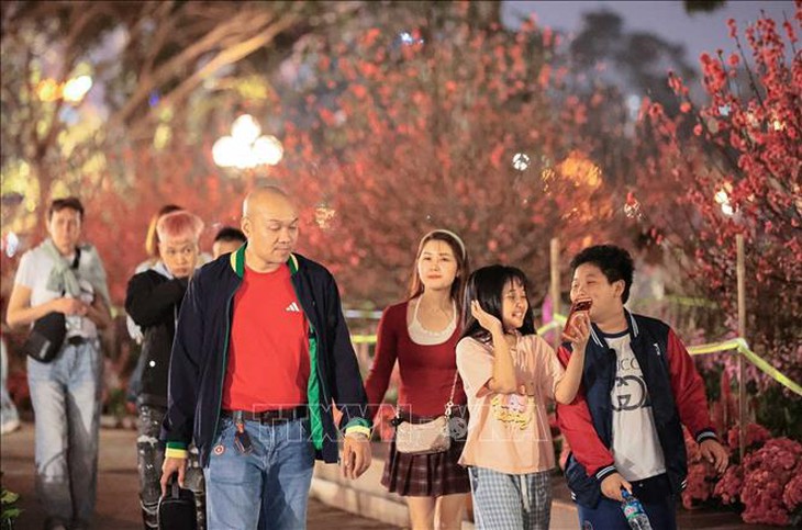 Xuân của những ca trực xuyên giao thừa- Ảnh 1.