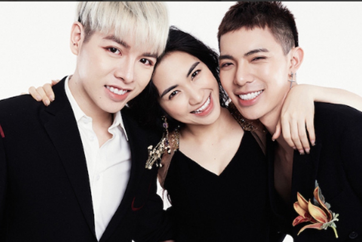 'Đại gia' quen mặt hỗ trợ Hòa Minzy trong concert 'Bắc Bling'- Ảnh 2. 'Đại gia' quen mặt hỗ trợ Hòa Minzy trong concert 'Bắc Bling'- Ảnh 2.