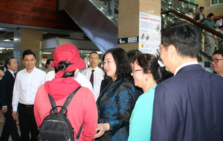 Bộ trưởng Bộ Y tế thăm, chúc Tết Bệnh viện Đại học Y Dược TPHCM, ghi nhận nhiều điểm sáng trong phát triển chuyên sâu- Ảnh 2.