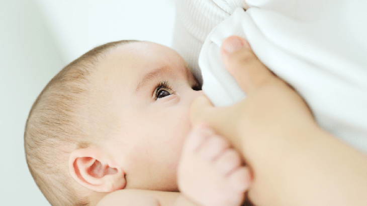Sữa mẹ truyền vi khuẩn đường ruột có lợi cho em bé- Ảnh 1.