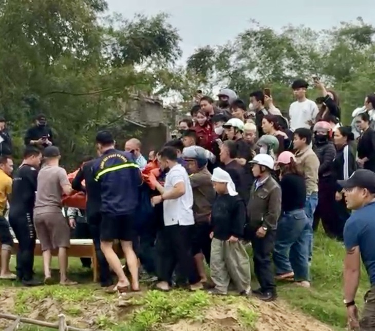 Vụ 7 người gặp nạn trên sông Gianh: 4 người trong một gia đình mãi ra đi- Ảnh 2. Vụ 7 người gặp nạn trên sông Gianh: 4 người trong một gia đình mãi ra đi- Ảnh 2.