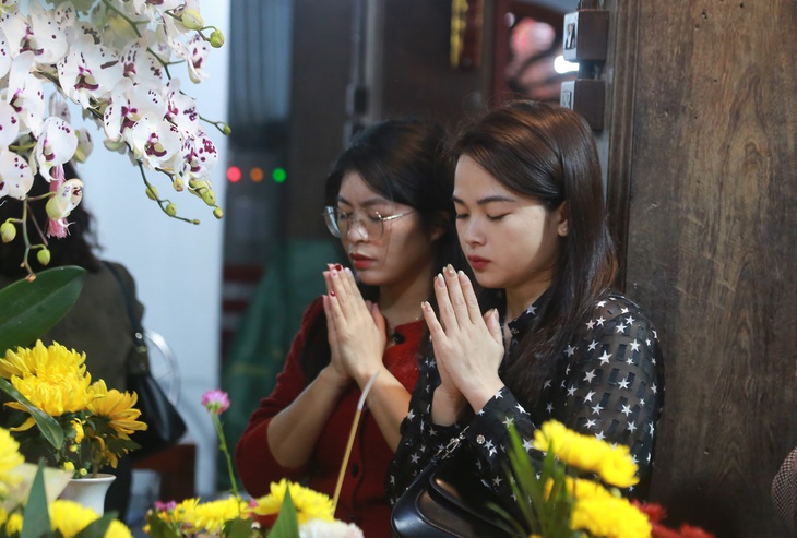 Người dân nô nức về Phủ Dầy ở Ninh Bình cầu may đầu xuân- Ảnh 7.