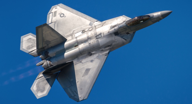 Mỹ triển khai thêm 'vua không chiến' F-22 Raptor áp sát Iran- Ảnh 1.