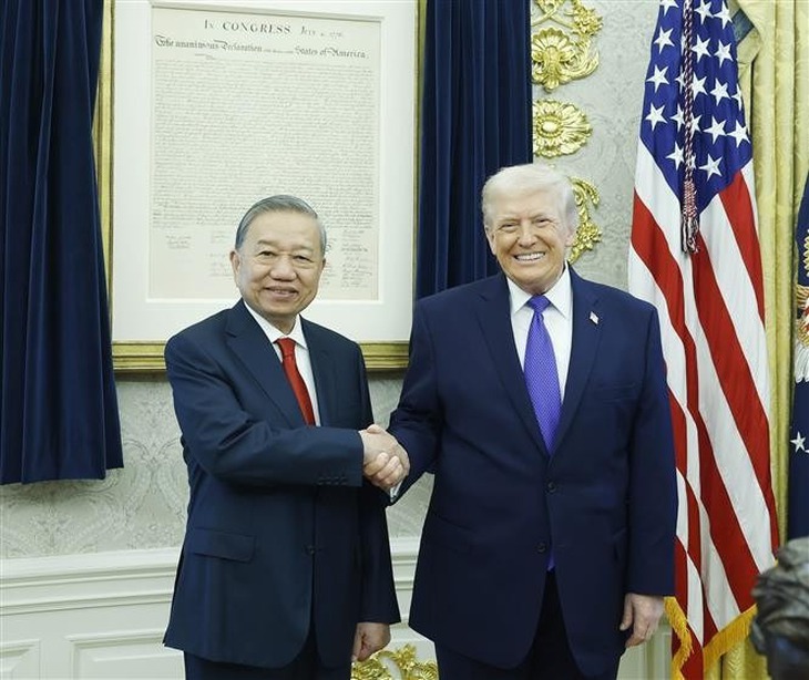 Tổng Bí thư Tô Lâm gặp Tổng thống Hoa Kỳ Donald Trump- Ảnh 1. Tổng Bí thư Tô Lâm gặp Tổng thống Hoa Kỳ Donald Trump- Ảnh 1.
