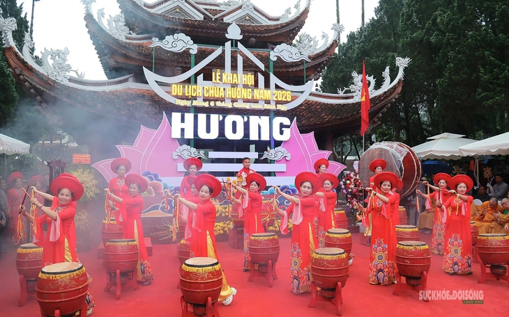 Lễ hội Chùa Hương - Lễ hội lớn nhất miền Bắc chính thức khai hội