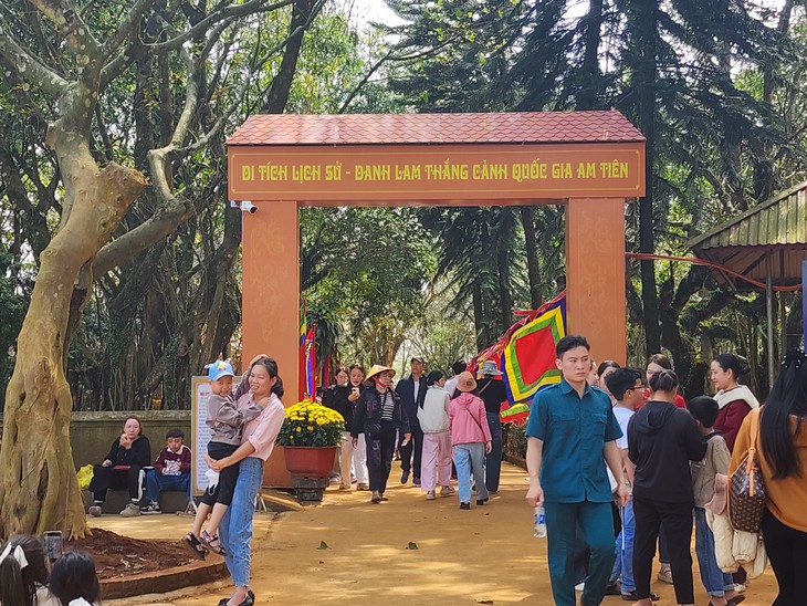 ‘Huyệt đạo’ thiêng trên đỉnh Ngàn Nưa khoác lên mình diện mạo mới- Ảnh 1. ‘Huyệt đạo’ thiêng trên đỉnh Ngàn Nưa khoác lên mình diện mạo mới- Ảnh 1.
