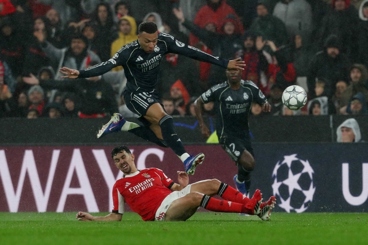 Lịch thi đấu bóng đá hôm nay ngày 24/2 - 25/2: Sôi động Cúp C1 châu Âu vòng play-off lượt về- Ảnh 1.