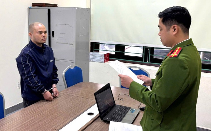 Không có tiền tiêu xài, gã thanh niên lên kế hoạch cướp tiệm vàng chiều mùng 5 Tết