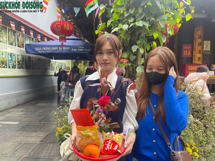 Mùng 9 Tết: Nam thanh nữ tú tấp nập đến chùa Hà cầu may- Ảnh 5.