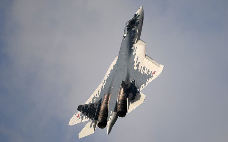 Tiêm kích Su-57 của Algeria lộ diện dồn dập