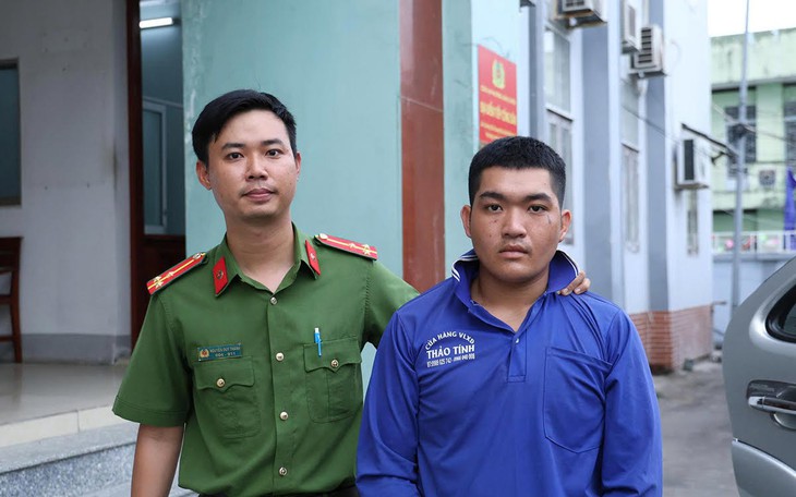 Khởi tố nhóm thanh thiếu niên mang dao tự chế chém người - Ảnh 2.