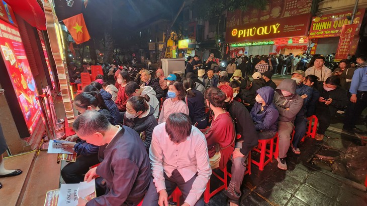 Ngày vía Thần Tài 2026: Vàng 'siêu nhỏ' hút khách- Ảnh 2.