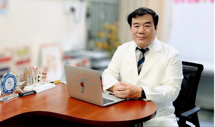 Gặp bác sĩ kể chuyện nghề bằng âm nhạc- Ảnh 1.