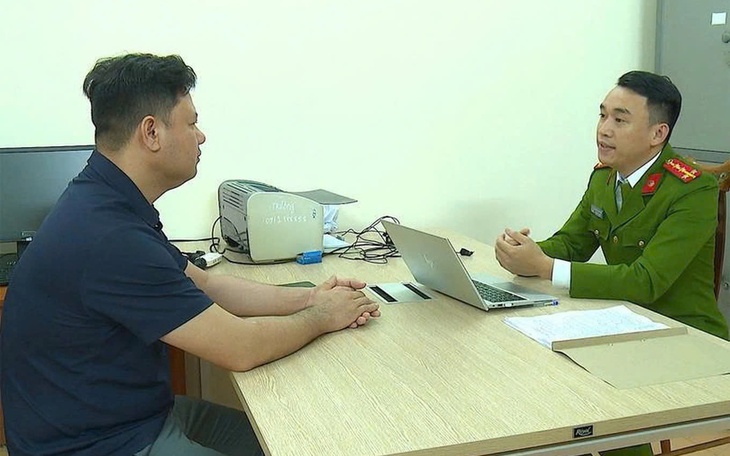 Khởi tố người đàn ông điều thêm ô tô chặn xe ngày mùng 2 Tết