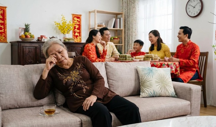 Cảnh báo sức khỏe người cao tuổi khi giờ sinh hoạt thay đổi bất thường- Ảnh 1.