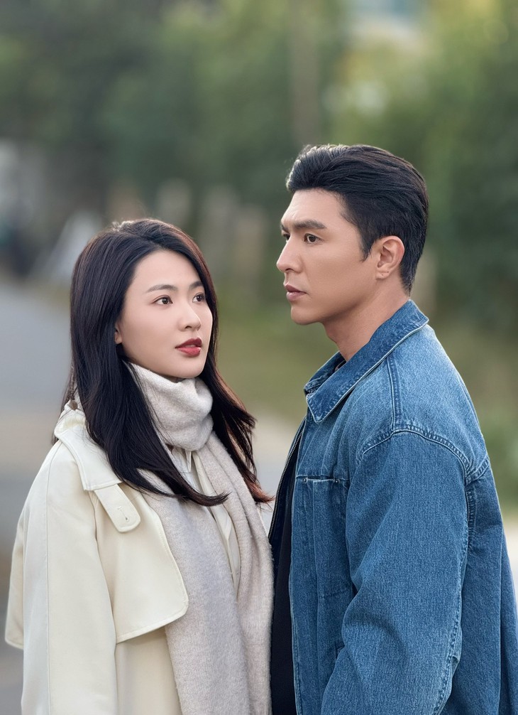 Ảnh hậu trường 'tuyệt đối điện ảnh' của Steven Nguyễn và Minh Trang- Ảnh 1. Ảnh hậu trường 'tuyệt đối điện ảnh' của Steven Nguyễn và Minh Trang- Ảnh 1.