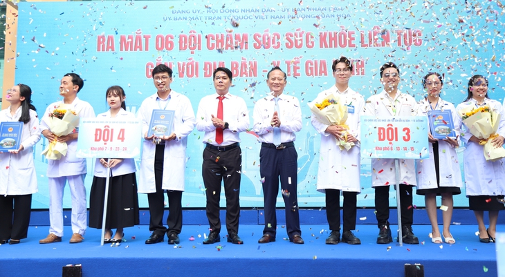 TPHCM thí điểm 6 đội chăm sóc sức khỏe liên tục theo mô hình y tế gia đình- Ảnh 4. TPHCM thí điểm 6 đội chăm sóc sức khỏe liên tục theo mô hình y tế gia đình- Ảnh 4.