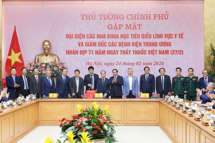 Thủ tướng gửi ngành Y tế: 'Giữ trọn y đức - Vững vàng y thuật - Nâng tầm y lý - Vượt qua nghịch cảnh - Tất cả vì dân'- Ảnh 3. Thủ tướng gửi ngành Y tế: 'Giữ trọn y đức - Vững vàng y thuật - Nâng tầm y lý - Vượt qua nghịch cảnh - Tất cả vì dân'- Ảnh 3.