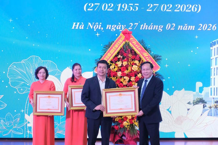 Thứ trưởng Bộ Y tế: Phát triển kỹ thuật chuyên sâu, mũi nhọn chuyên ngành nội tiết- Ảnh 2. Thứ trưởng Bộ Y tế: Phát triển kỹ thuật chuyên sâu, mũi nhọn chuyên ngành nội tiết- Ảnh 2.