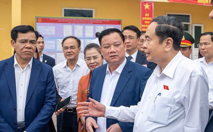 Chủ tịch Quốc hội kiểm tra công tác chuẩn bị bầu cử tại Nghệ An