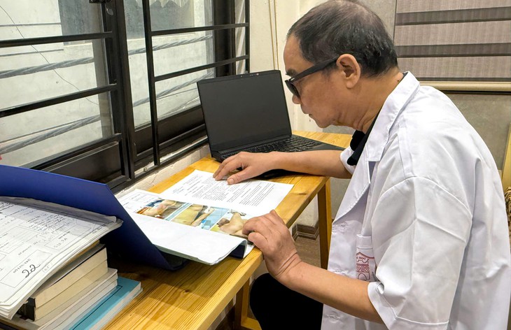 Người thầy y khoa trước lằn ranh sự thật (2): Hơn 40 năm ở 'tuyến cuối'- Ảnh 1.