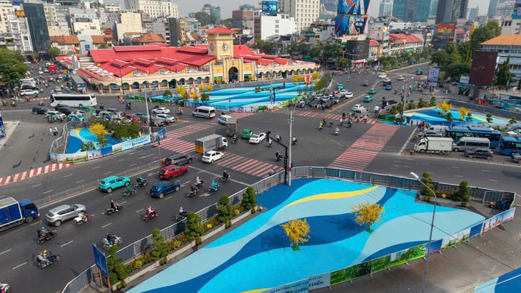 TPHCM nói gì về đề xuất tạm dừng chỉnh trang chợ Bến Thành và Hồ Con Rùa?- Ảnh 1.