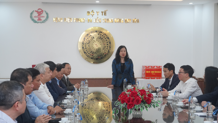 Bộ trưởng Đào Hồng Lan thăm, làm việc và chúc Tết Bệnh viện Phong-Da liễu Trung ương Quy Hòa- Ảnh 1. Bộ trưởng Đào Hồng Lan thăm, làm việc và chúc Tết Bệnh viện Phong-Da liễu Trung ương Quy Hòa- Ảnh 1.