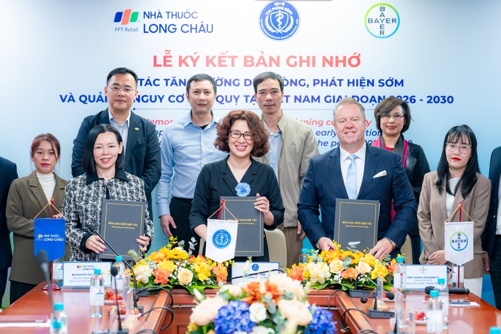 Long Châu và Bayer trở thành đối tác chiến lược 5 năm của Cục Phòng bệnh - Bộ Y tế,  trong Chương trình quốc gia phòng, chống và quản lý đột quỵ- Ảnh 1.