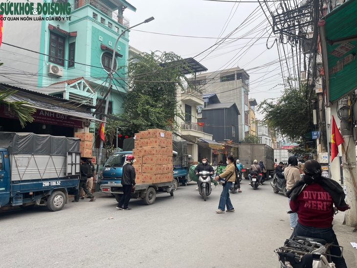 'Thủ phủ' bánh kẹo La Phù ngày giáp Tết- Ảnh 1. 'Thủ phủ' bánh kẹo La Phù ngày giáp Tết- Ảnh 1.