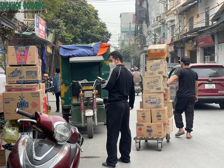 'Thủ phủ' bánh kẹo La Phù ngày giáp Tết- Ảnh 6. 'Thủ phủ' bánh kẹo La Phù ngày giáp Tết- Ảnh 6.