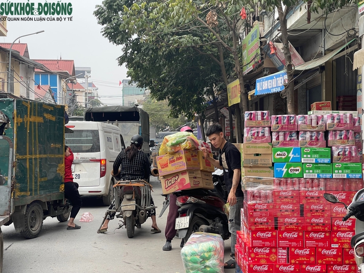 'Thủ phủ' bánh kẹo La Phù ngày giáp Tết- Ảnh 8. 'Thủ phủ' bánh kẹo La Phù ngày giáp Tết- Ảnh 8.