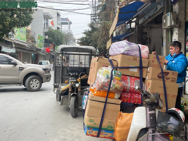 'Thủ phủ' bánh kẹo La Phù ngày giáp Tết- Ảnh 9. 'Thủ phủ' bánh kẹo La Phù ngày giáp Tết- Ảnh 9.